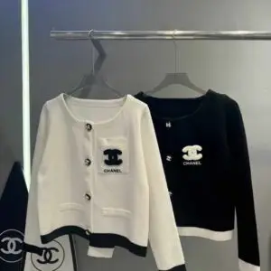 CHANEL Ivory Cashmere CC Logo Short Sleeve Sweater