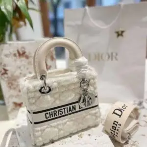 DIOR