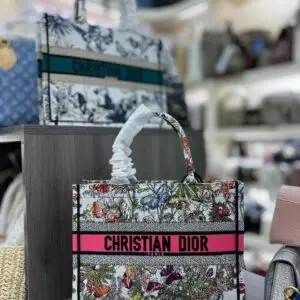 DIOR