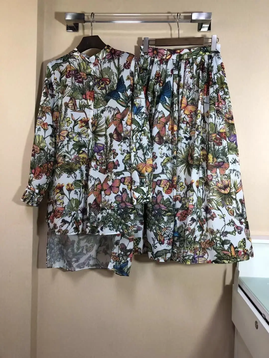 DIOR Karen Kane Optic Bloom Butterfly Dress DIOR Karen Kane Optic Bloom Butterfly Dress