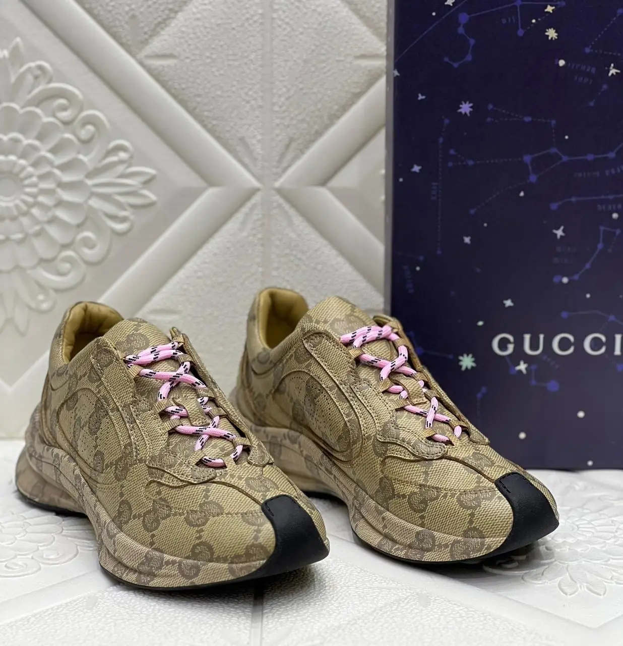GUCCI Run GG Supreme Canvas Sneaker GUCCI Run GG Supreme Canvas Sneaker