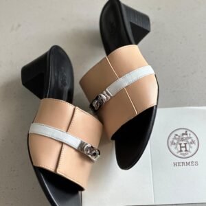 HERMES Calfskin Gigi Sandal