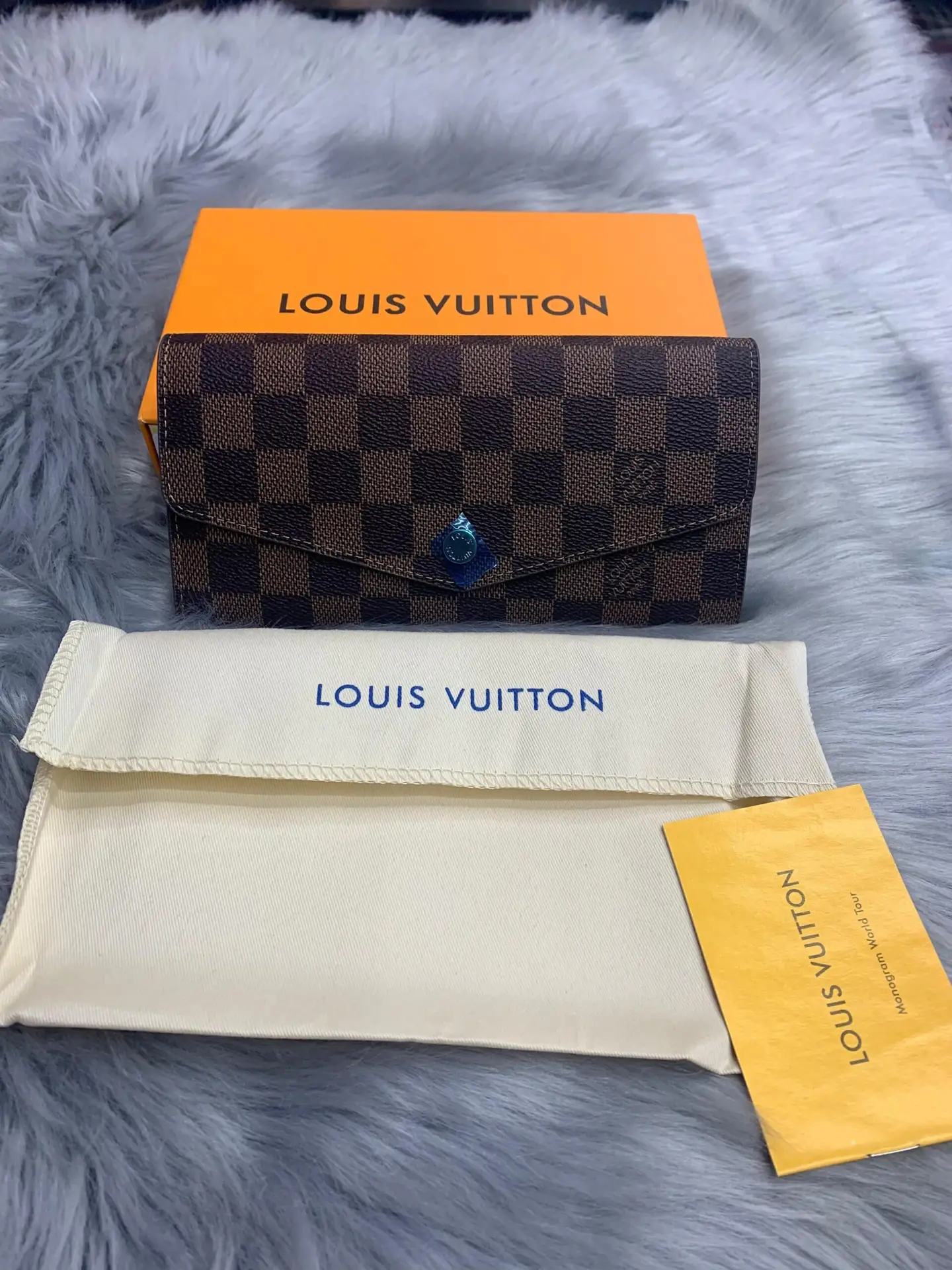 LOUIS VUITTON LOUIS VUITTON