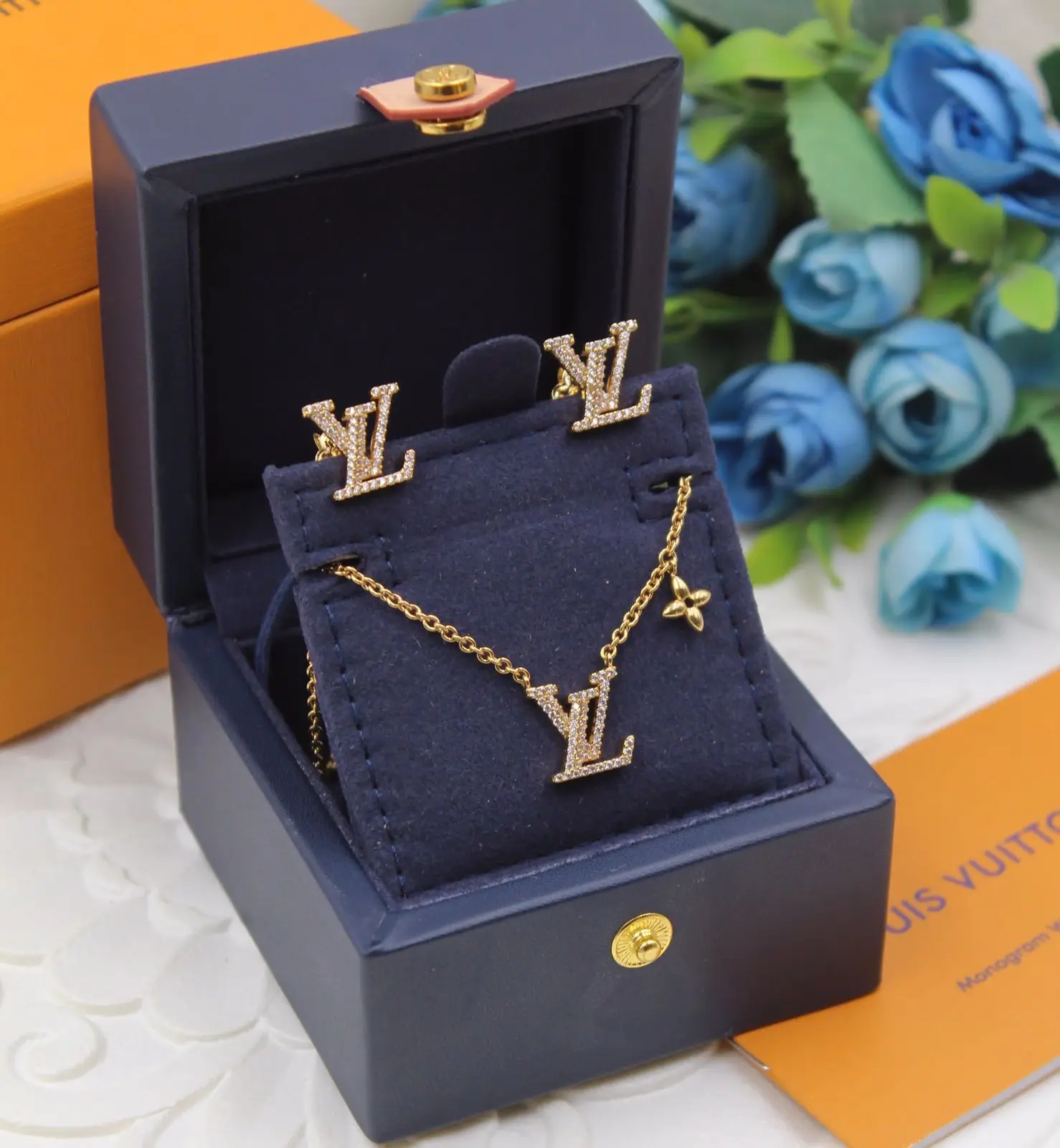 LOUIS VUITTON LOUIS VUITTON