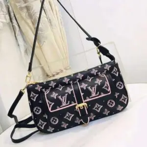 LOUSE VUITTON