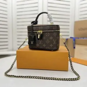 LOUSE VUITTON