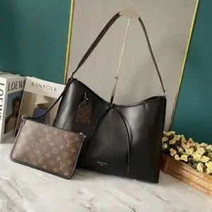 LOUSE VUITTON