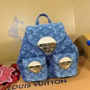 LOUSE VUITTON