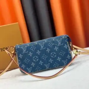 LOUSE VUITTON