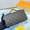 LOUSE VUITTON