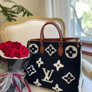 LOUSE VUITTON
