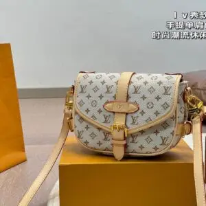 LOUSE VUITTON