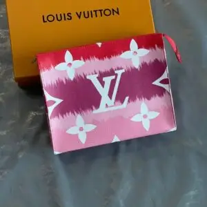 LOUSE VUITTON
