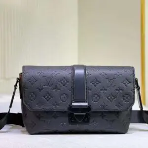 LOUSE VUITTON