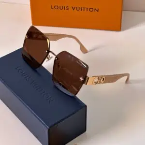 LOUSE VUITTON