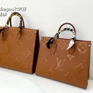 LOUSE VUITTON