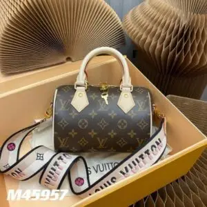 LOUSE VUITTON