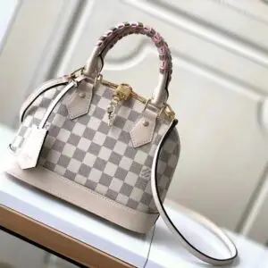 LOUSE VUITTON
