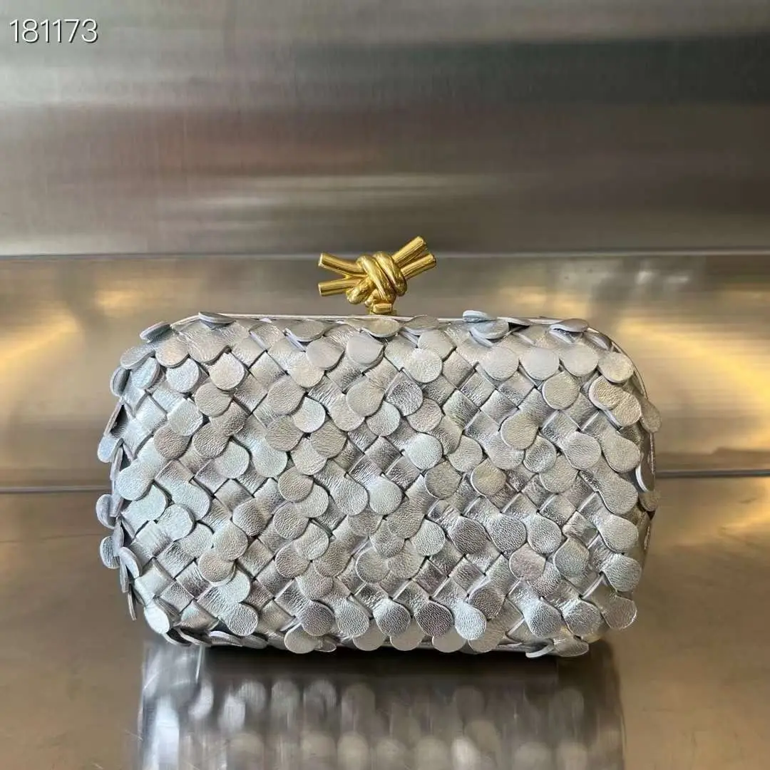 Bottega Veneta Knot Minaudière Clutch Bottega Veneta Knot Minaudière Clutch