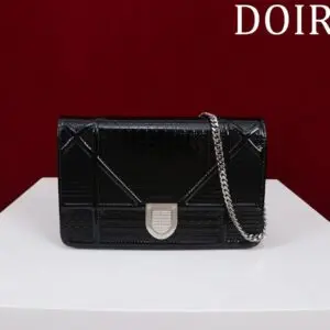 Christian Dior Diorama Wallet on Chain Pouch