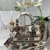 LADY D-LITE MEDIUM BAG - Dubai Fashion LUX