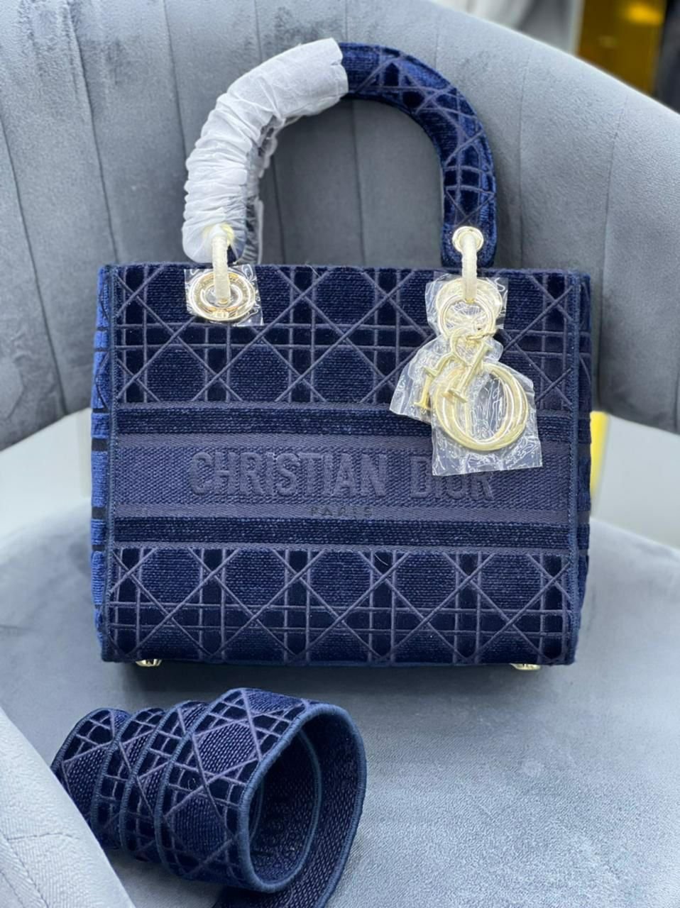 Christian Dior Medium Lady D-Lite Bag Christian Dior Medium Lady D-Lite Bag