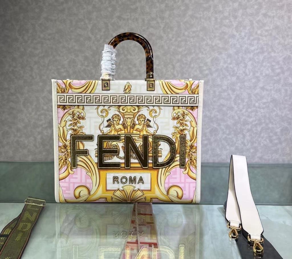 FENDI ROMA GOLD SHOULDER BAG FENDI ROMA GOLD SHOULDER BAG