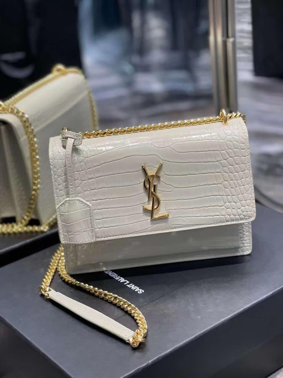 SAINT LAURENT Sunset Shoulder Bag SAINT LAURENT Sunset Shoulder Bag