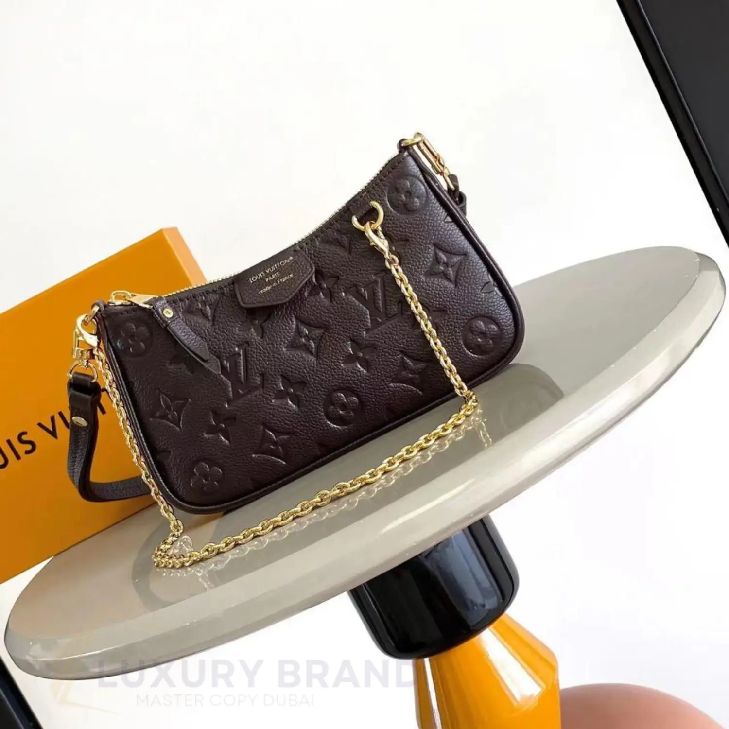 LOUIS VUITTON Easy Pouch Bag LOUIS VUITTON Easy Pouch Bag