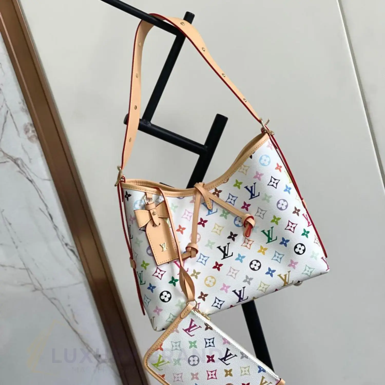 LOUIS VUITTON Monogram Canvas Handbag LOUIS VUITTON Monogram Canvas Handbag