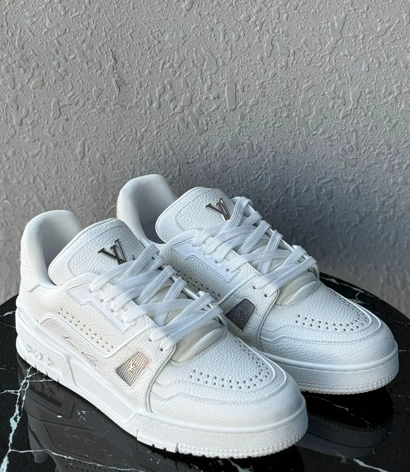 LOUIS VUITTON Running Sneakers LOUIS VUITTON Running Sneakers