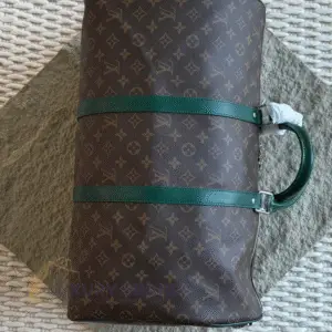 LOUIS VUITTONLOUIS VUITTON